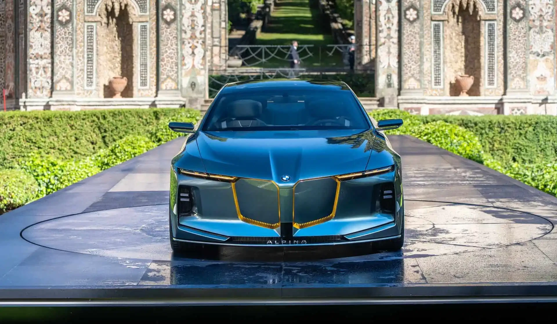 BMW’s Most Ambitious Concept in Years Has a V8 and Crystal Glassware
